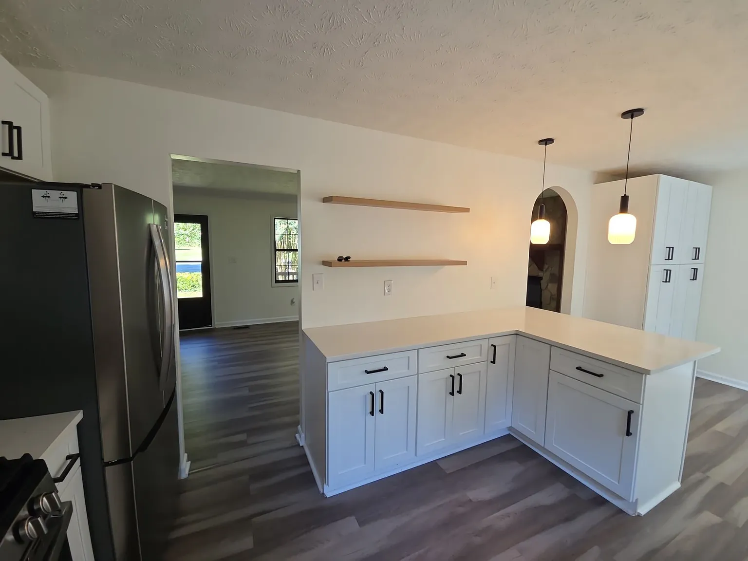 3 bed, 1900 sqft, $2,675 — Photo 3