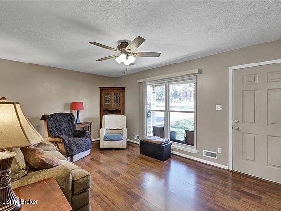 5th image of 514 Eastview Dr