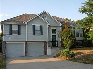 1113 SW Hillcrest Dr, Blue Springs, MO 64015