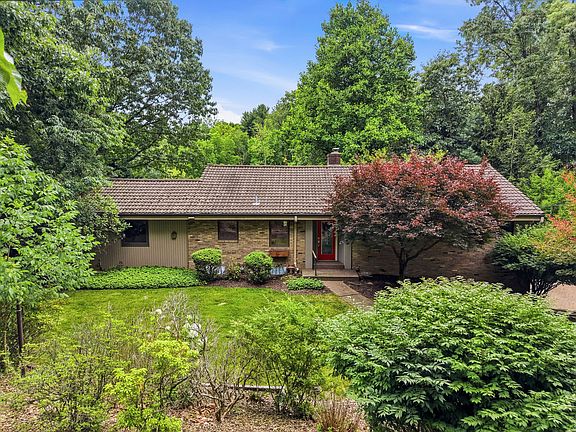 2nd image of 105 Berkeley Dr