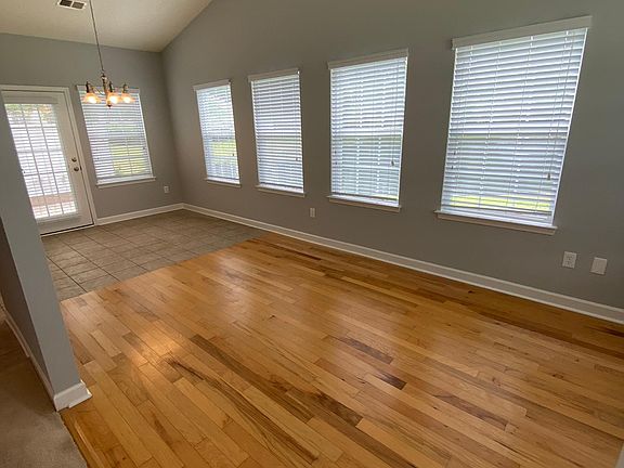 Sunroom/Breakfast Room