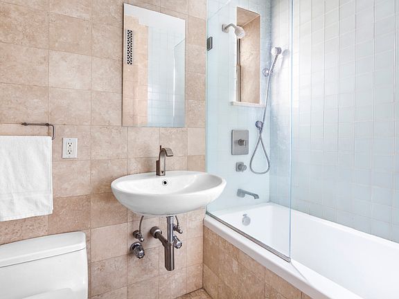 3rd image of 126 W 96th St APT 2A