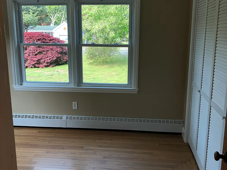 410 Sanford Rd — Photo 13