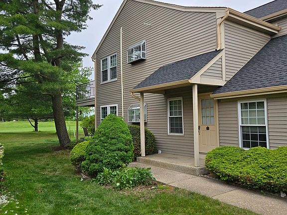 2nd image of 14 Daniel Webster Ave #D