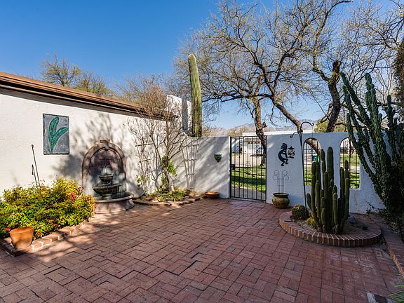 3rd image of 7114 E Sabino Vista Cir