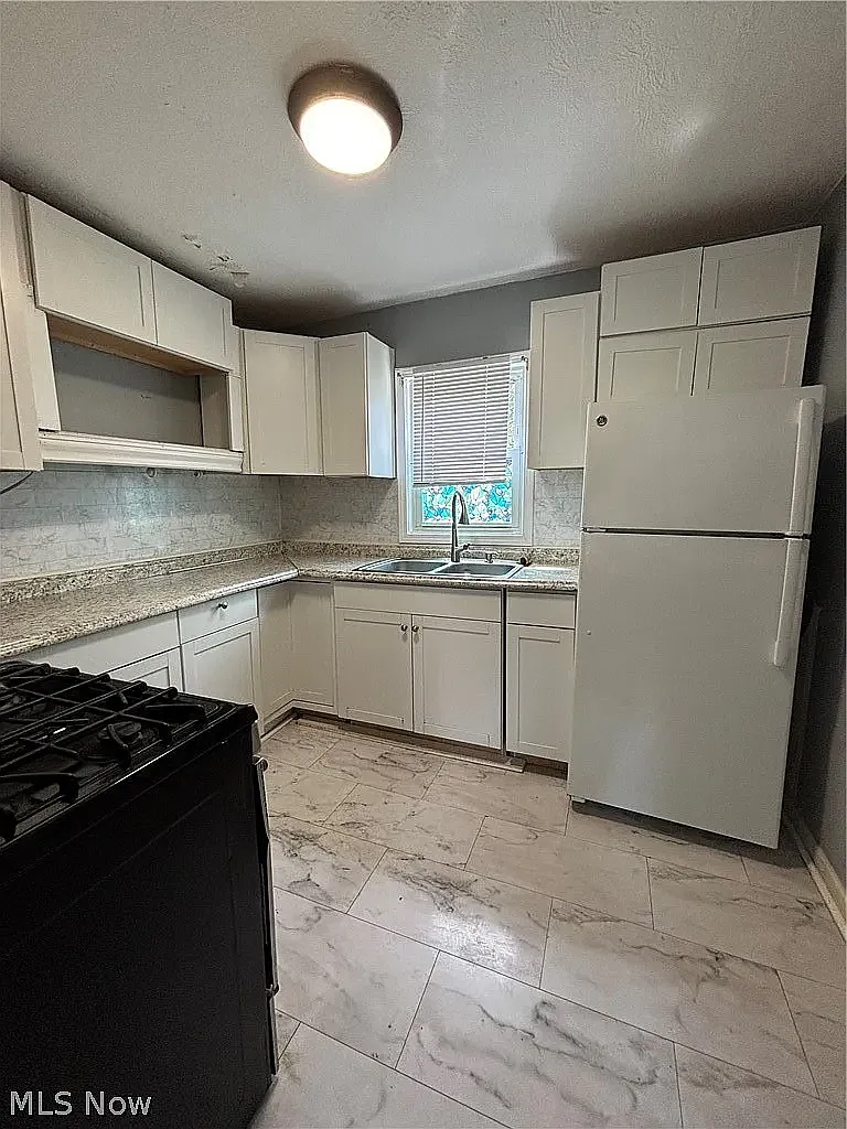 3 bed, 2108 sqft, $1,150 — Photo 3