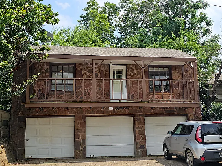 1120 S Donnybrook Ave #A — Photo 2
