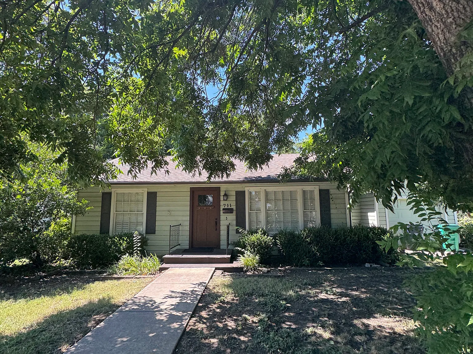 2 bed, 1001 sqft, $2,150 — Photo 1