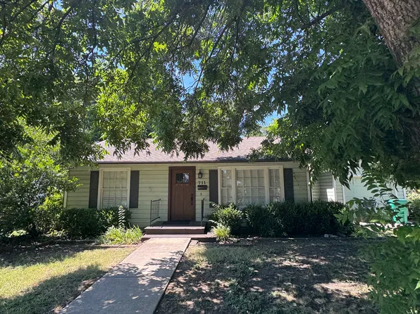 711 Westway St, Denton, TX 76201