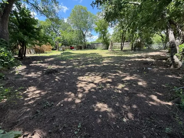 2617 N Masters Dr, Dallas, TX 75227