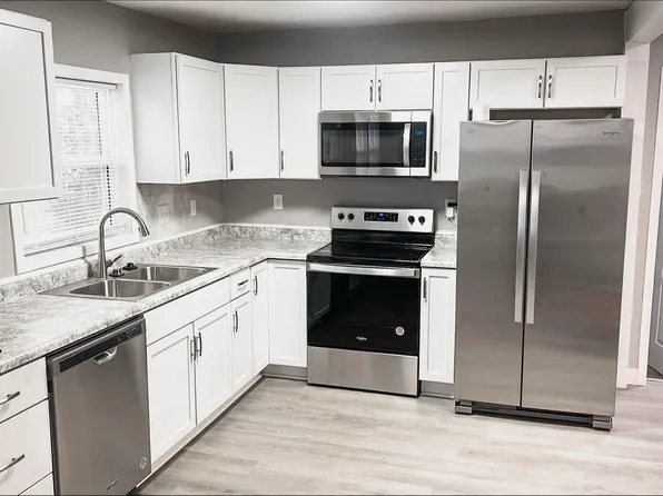 9 E Delta St, Aurora, MO 65605