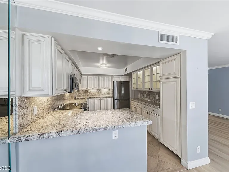 205 E Harmon Ave #405 — Photo 10