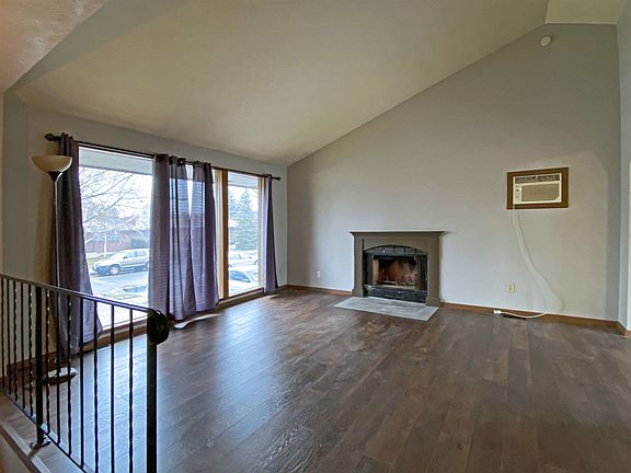 2nd image of 124 E Rockwell Ave