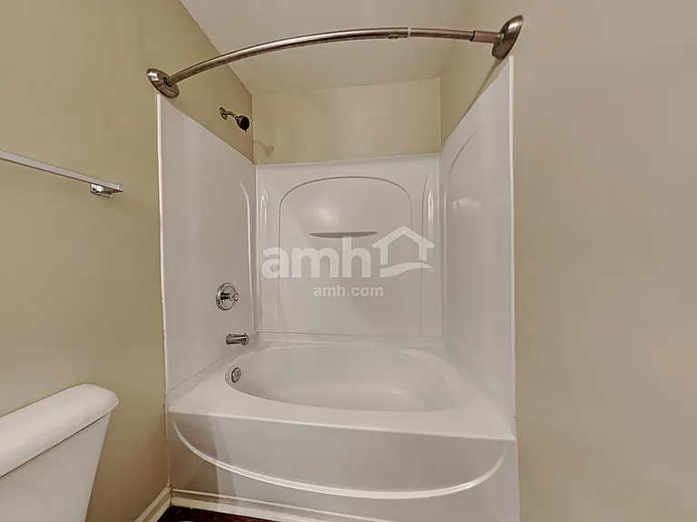138 Decatur Dr — Photo 16