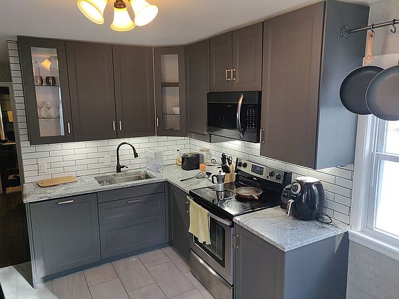 4th image of 6524 Chowen Ave N