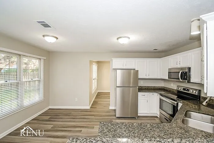 Building Photo - 13476 Clifty Falls Dr