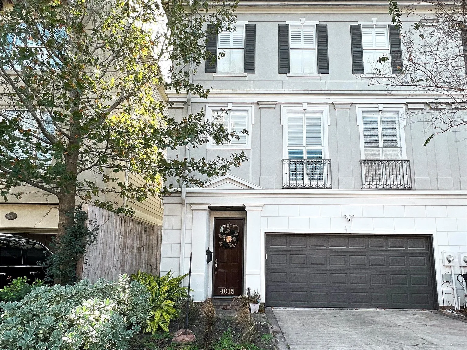 3 bed, 3.5 bath, 2452 sqft, $3,200 — Photo 1