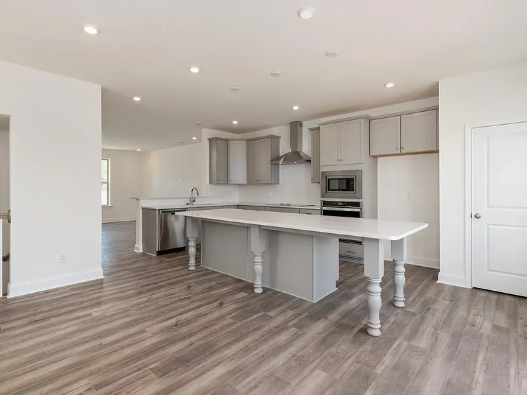 2923 W Trade St — Photo 5