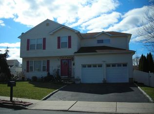 19 Stemler Dr, Cliffwood, NJ 07721