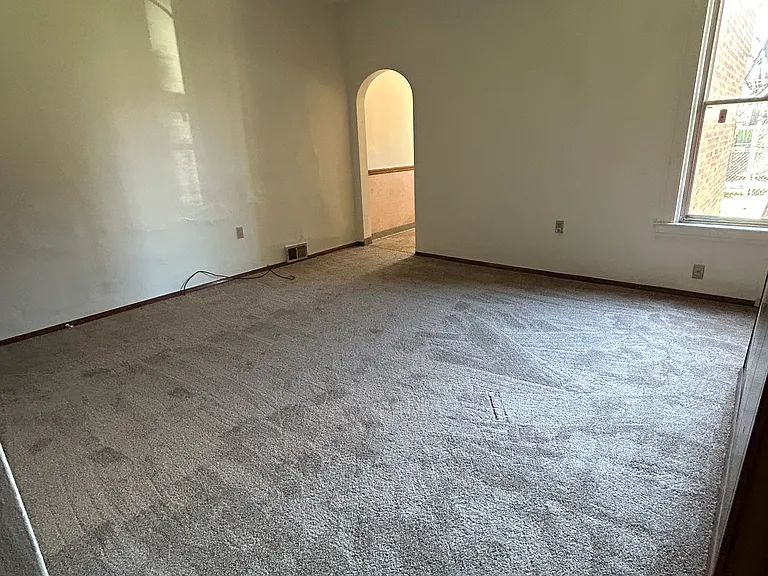 208 W Elizabeth St — Photo 6