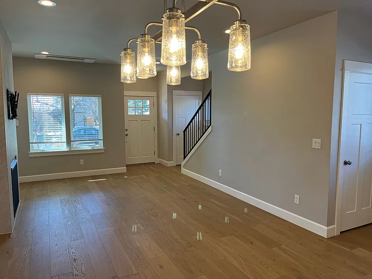752 NW Ogden Ave — Photo 6