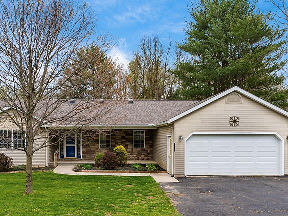 2nd image of 1664 Apple Valley Dr