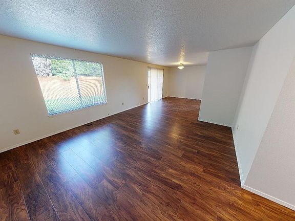 3rd image of 16334 SW Bridle Hills Dr
