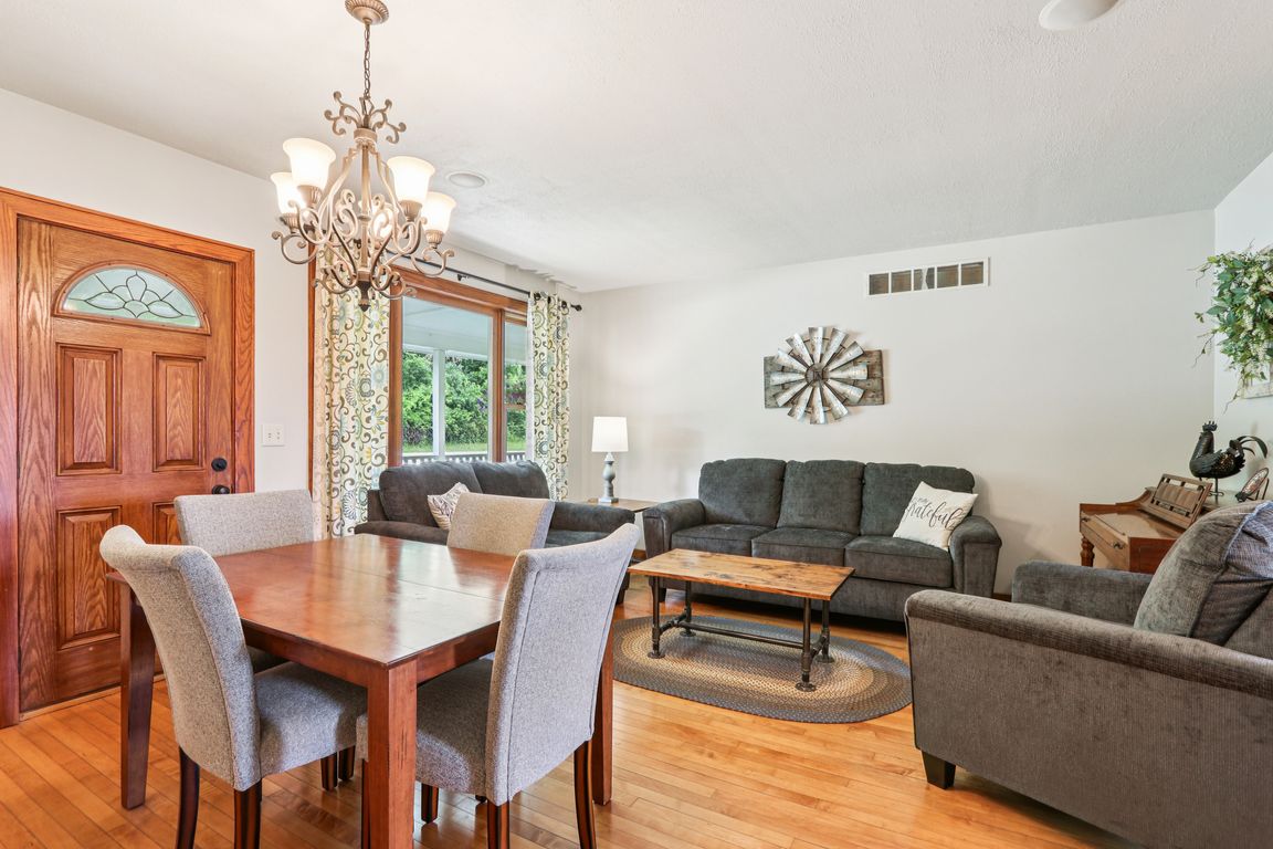 N64W20755 Mill Rd-S2506-012