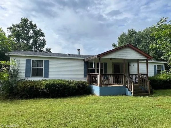 1015 Grassland Ct, Tobaccoville, NC 27050