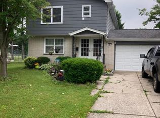 81 Sunshine Dr, Amherst, NY 14228