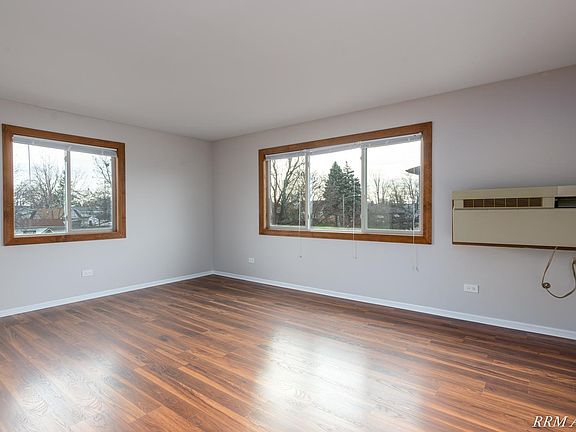 2nd image of 918 N Pioneer Rd #3A