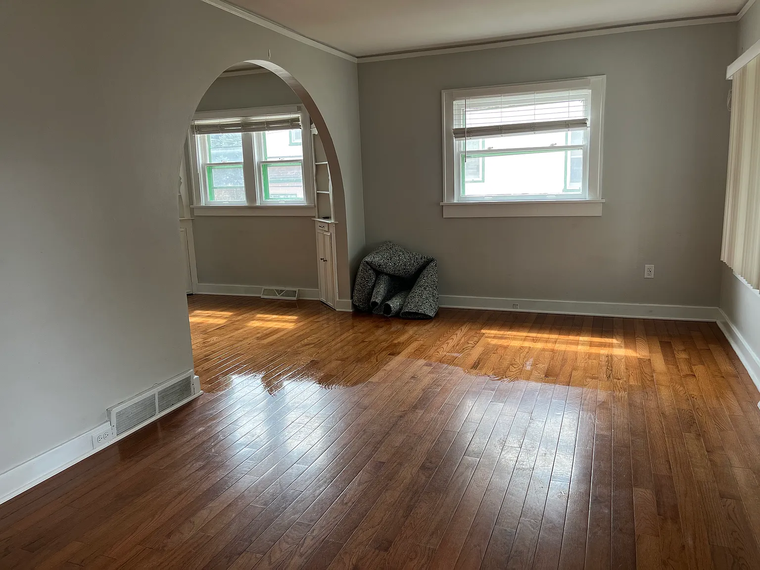 2 bed, 1023 sqft, $1,600 — Photo 2