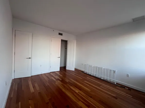 123 Parkside Avenue image 7 of 26