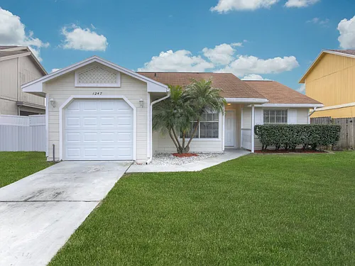 1247 Holly Springs Cir Photo 1
