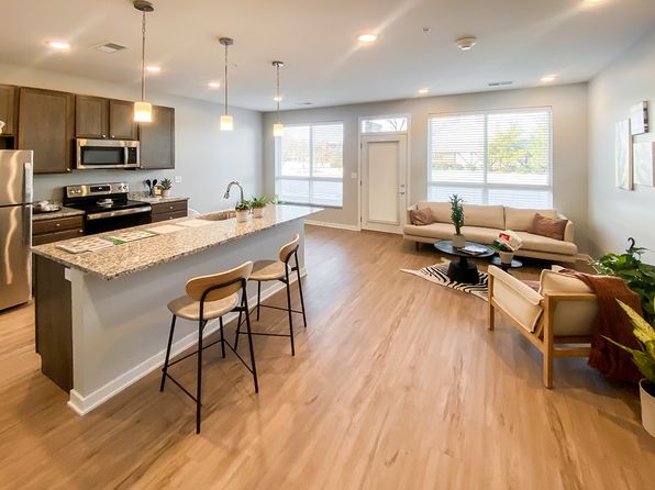 ivi Apartments | 11851 Roanoke Blvd, Omaha, NE