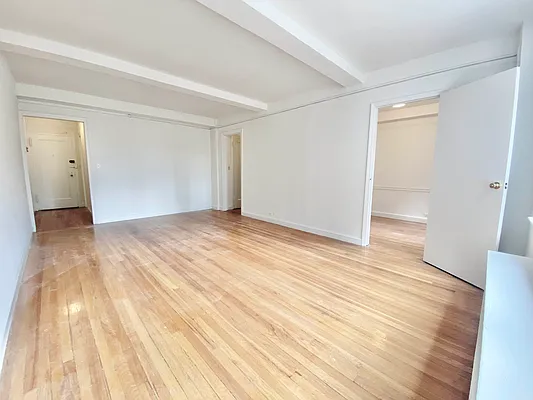 Rented by Bond New York | media 10