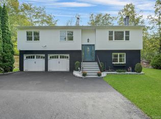 174 Lake Shore Dr, Pleasantville, NY 10570