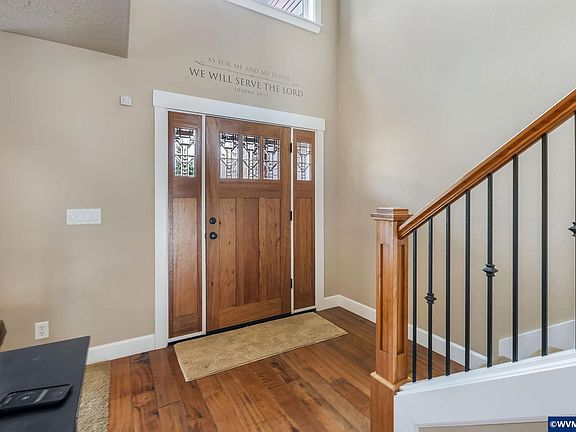 3rd image of 3796 Illahe Hill Rd S