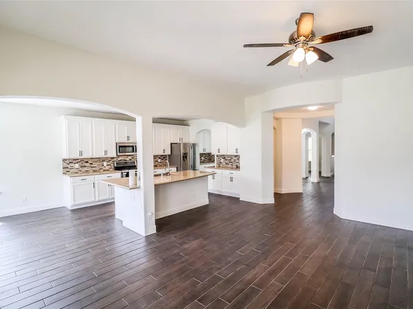 18027 Oakridge Canyon Ln, Richmond, TX 77407