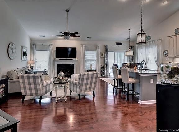 5th image of 513 Caroline Cir