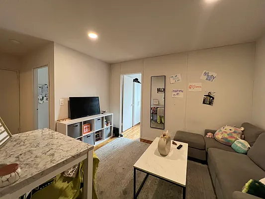 Rented by AZ REALTY NYC LLC | media 16