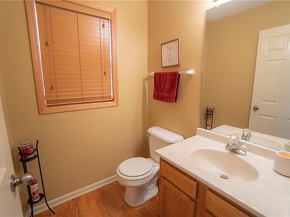 4th image of 9278 Lake Dr