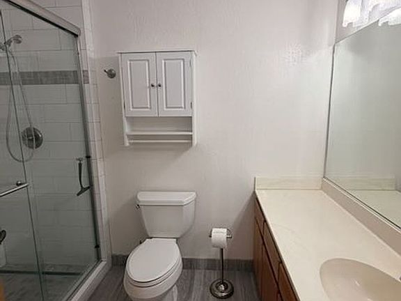 3rd image of 335 Skiway #333