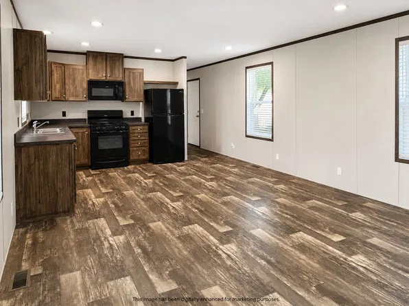 807 S Shane Pl, Sioux Falls, SD 57106
