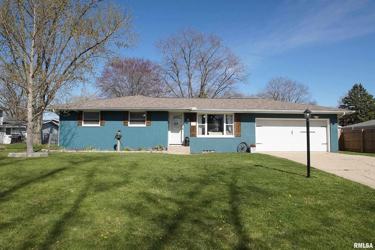 505 Oriole Dr photo 1