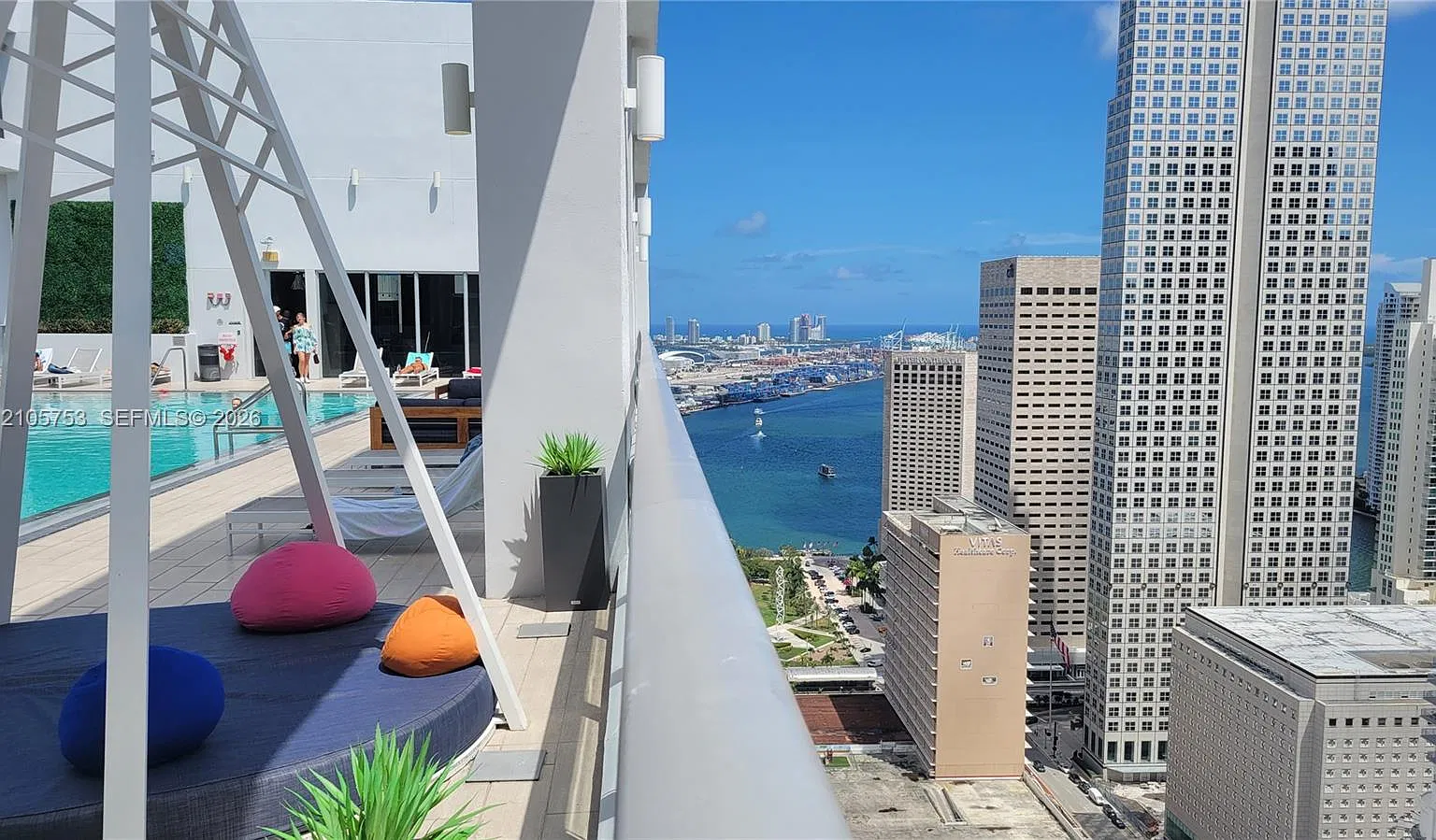 Centro Condo — Photo 2