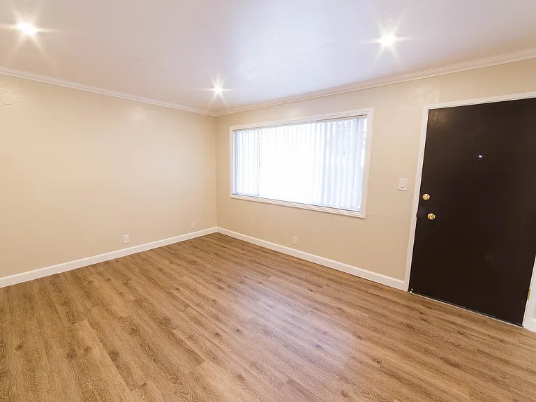 Midway Manor Apts. — Photo 21