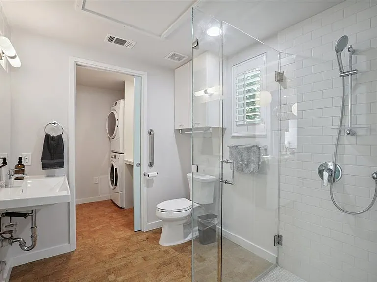 3901 Cherrywood Rd #B — Photo 16