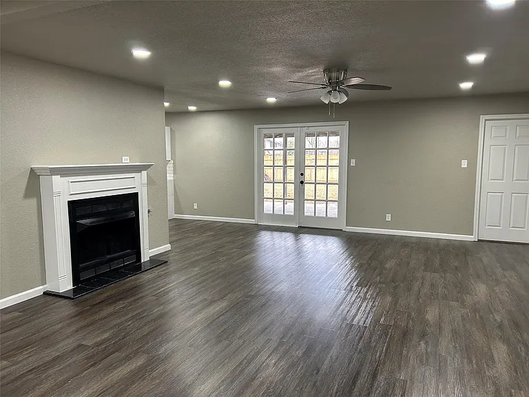 220 N Bernice Dr — Photo 13