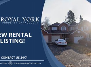 14 Redstone Ln, Ottawa, ON K2M 2K9